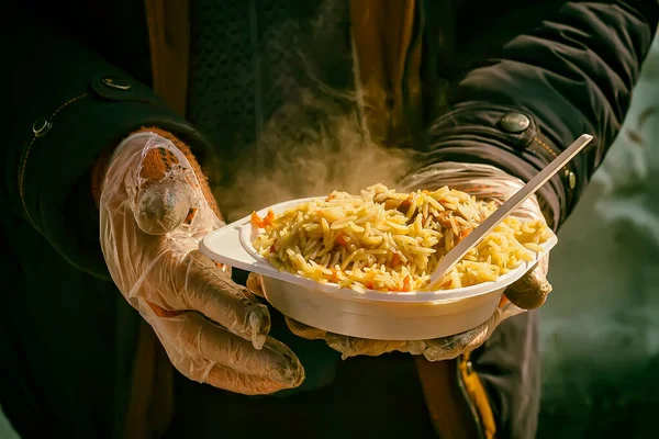 Comida Halal Musulmana Cerca Mezquita Comida Callejera Placa Con Pilaf — Foto de Stock