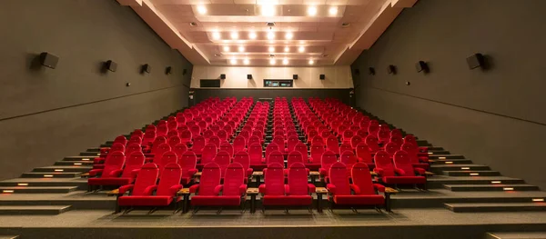2019 Kiev Ucrânia Cinema Auditório Vazio Com Assentos Cadeiras Vermelhas — Fotografia de Stock