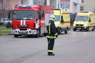 Özel kurtarma araçlar arka planı itfaiye / yol trafik kazası Moskova'da 13 Ekim eğitim