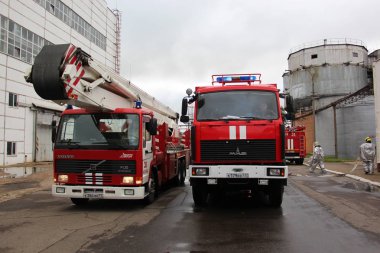 Teleskopik platform ve yangın kamyon ile araç ateş/alev / felaket Termik Santrali'nde 5 Ekim 2016 yılında Moskova'da eğitim.