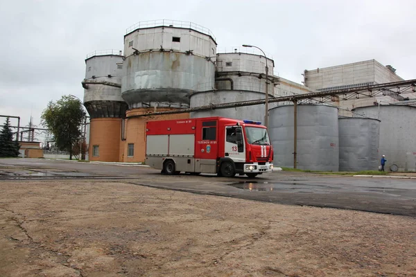 İtfaiye arabası bölge geldi / felaket Termik Santrali'nde 5 Ekim 2016 yılında Moskova'da eğitim.