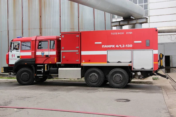 Kamyon pompa hortumu Termik Santrali'nde bir eğitim kazasında 5 Ekim 2016 yılında Moskova'da ateş.