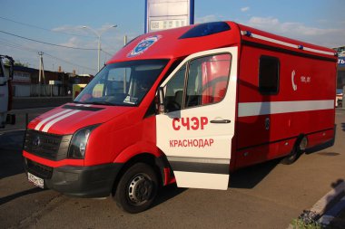 Araba iş yangın durumda kurtarma / 3 Temmuz 2018 Severyane, Krasnodar, ticaret evde yangın