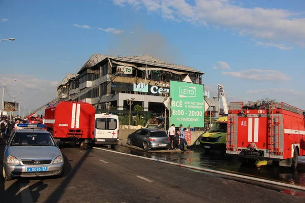 Incendio Nella Casa Commerciale Severyane Krasnodar Luglio 2018 — Foto Stock