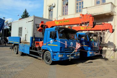 İki kurtarma vinç yük taşıyan olay 12 Ağustos Krasnodar içinde çalışma