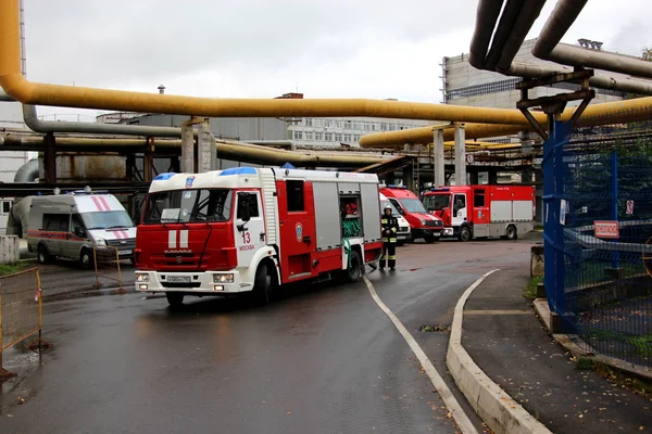İtfaiye arabası işlem için hazır / kaza Termik Santrali'nde 5 Ekim 2016 yılında Moskova'da eğitim.