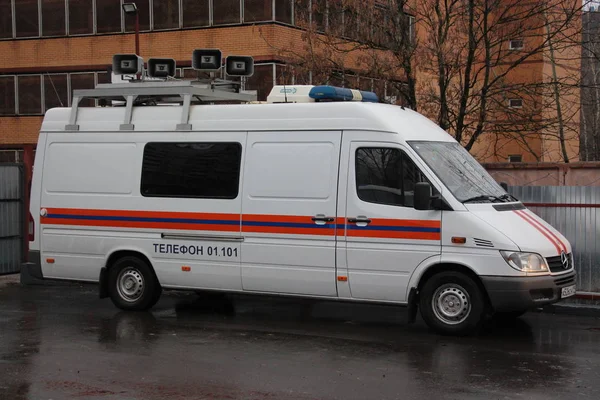 10 Kasım 2017 eğitim Çokgen Moskova Doğu üzerinde insanlar bildirim mobil bir kompleks araba geldi