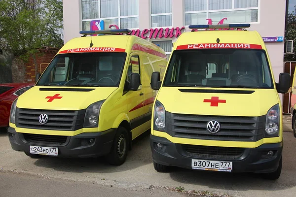 04 Nisan 2018. Krasnodar stand özel klinikte Krasnodar Krasin Caddesi üzerinde iki canlandırma makine altındadır