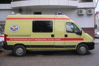 24 Ekim 2018, reanimasyon araba tüm Rusya Merkezi Tıp felaket bir otoparkta Krasnodar şehir (yan görünüm)