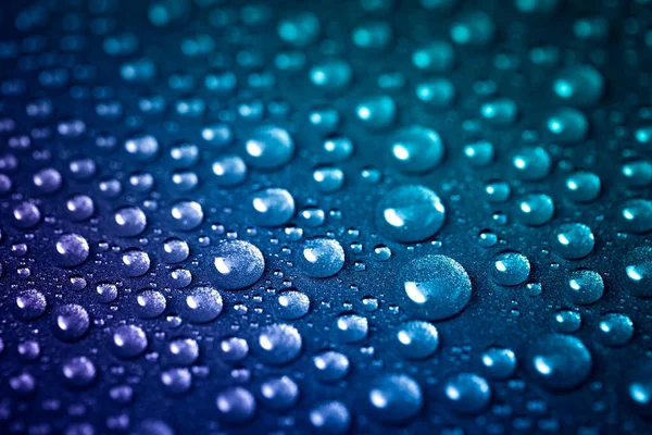 Muitas Gotas Água Espalhadas Textura Metálica Brilhante Azul Roxo Cor — Fotografia de Stock