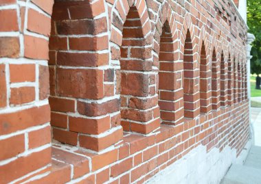 Eski taş duvarlarla embrasures. Moscow, Rusya Federasyonu