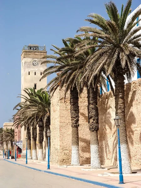 Fästningen Väggar Och Klocktornet Den Marockanska Staden Essaouira — Stockfoto