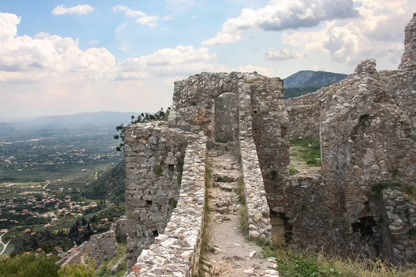 Murallas arruinadas de la antigua Mystra en el Peloponeso — Foto de Stock