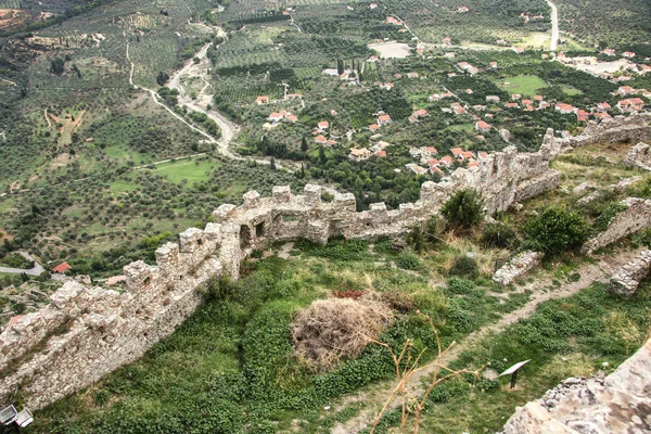 Ruinas de las murallas de la antigua ciudad de Mystra — Foto de Stock