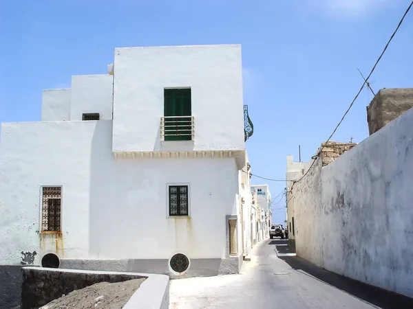 Rues étroites de la ville tunisienne de Mahdia — Photo