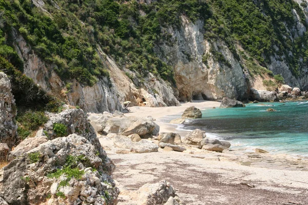 Kefalonia adasında güzel vahşi plaj