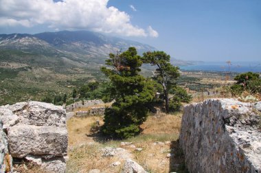 Kefalonia adasında St George kalesi kalıntıları
