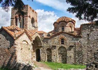 Bizans kilisesi Ayasofya Mystras 'da. Mora usulü. Yunanistan