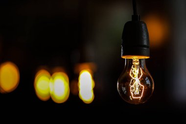 Klasik elektrikli akkor lamba