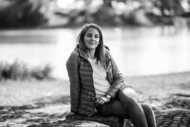 Genç bir kız / portre