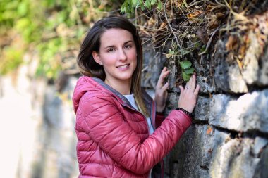 Genç bir kız / portre