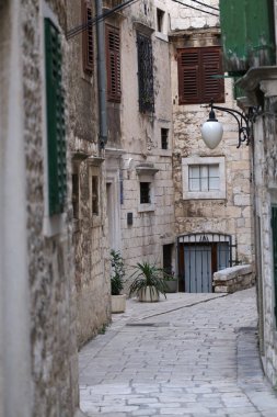 İbenik (Hırvatistan dar sokaklarında)