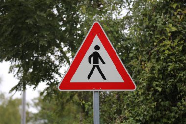 Yol işaretleri. Yaya geçidi. İşareti: Uyarı yaya.