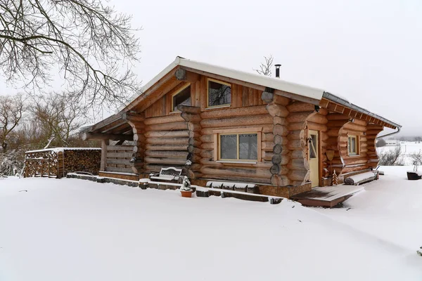 La sauna es saludable. Sauna finlandesa con vapor seco caliente — Foto de Stock