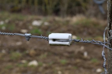 Elektrikli çit / Tarlada elektrikli çit / Ayrıntılar