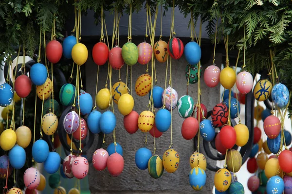 Ramas Decoradas Con Huevos Colores Concepto Pascua — Foto de Stock