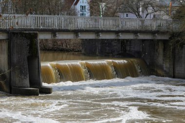 Tauber, nehir dolu kaynak suları ile