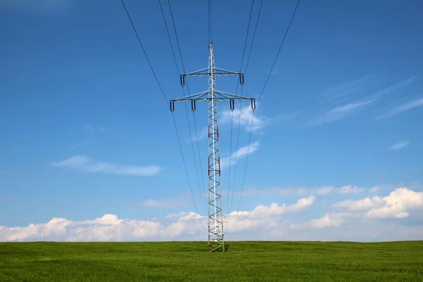 Linee Elettriche Nel Paesaggio Rurale — Foto Stock