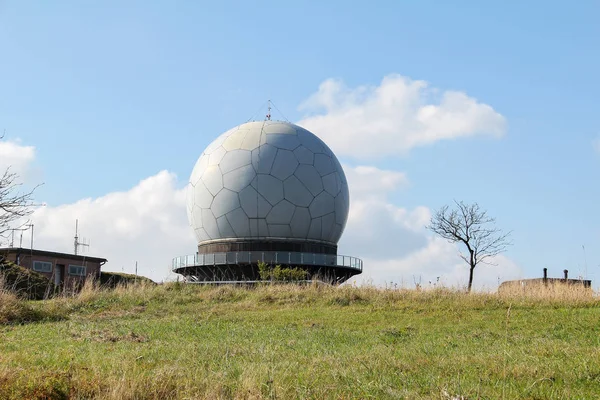 Знаменитий Радар Куполом Wasserkuppe Гору Німеччина — стокове фото