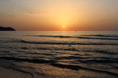 nehir kenarında güzel gün batımı