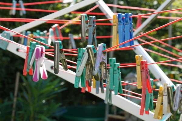 Colorful Clothepins Rope — Stock Photo, Image