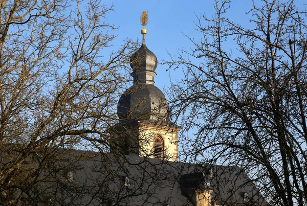 Kyrkan Blå Himmel Bakgrund — Stockfoto