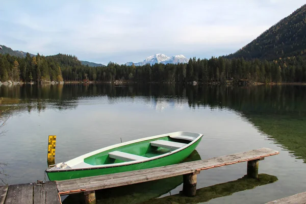 Image panoramique au lac de montagne Hintersee — Photo