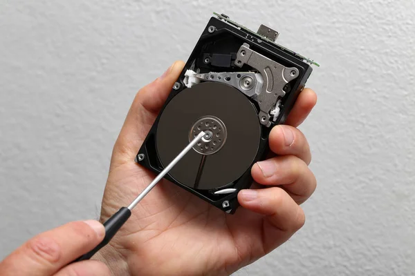 Počítač-otevřený externí pevný disk je opraven — Stock fotografie