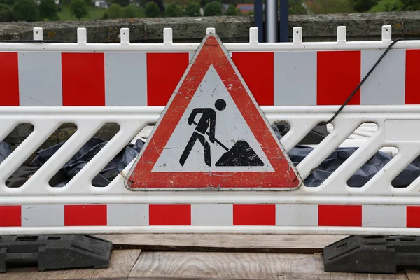 Stängsel på väg på grund av konstruktion — Stockfoto