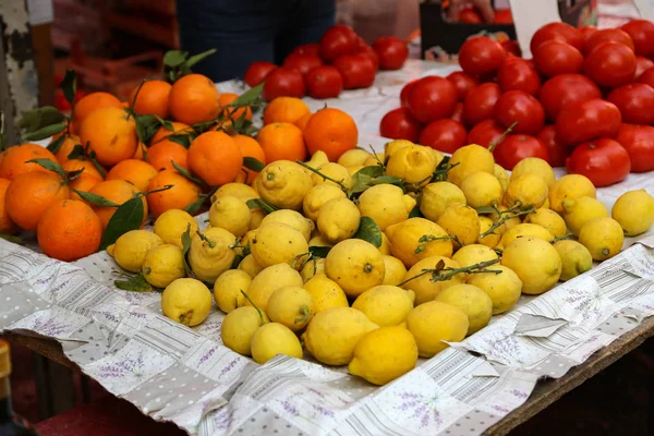 Various fruits for sale in a market in Croatia — Stock Photo, Image