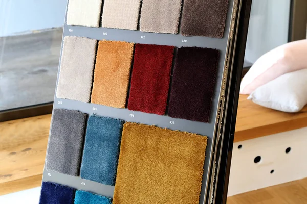 카펫 창고에서 다채로운 카펫 패턴 — 스톡 사진