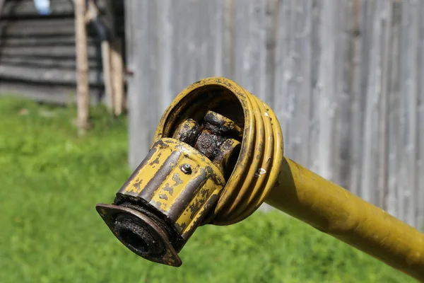 Trasmissione e accoppiamento universale di un rimorchio agricolo — Foto Stock