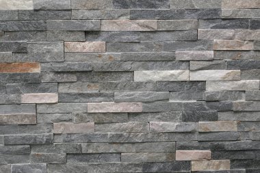 Dar mermer karolardan yapılmış dekoratif duvar.