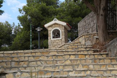 Church, Hırvatistan 'ın Sibenik-Knin iline bağlı bir köydür..
