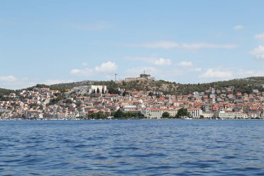 Körfez ve kasaba Sibenik, Dalmaçya, Hırvatistan