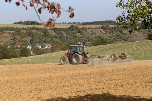 Tractor Landbouwgebied Het Najaar — Stockfoto