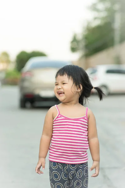 Portret Azjatycki Roześmiany Szczęśliwy Dziecko Dziewczynka — Zdjęcie stockowe