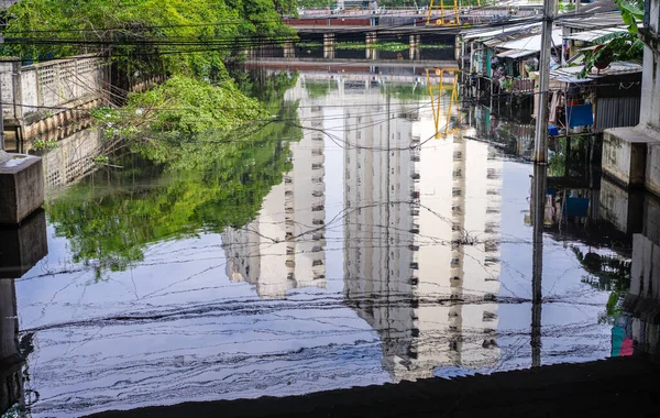 Reflection Building River Riverside Home Community — Stock Photo, Image