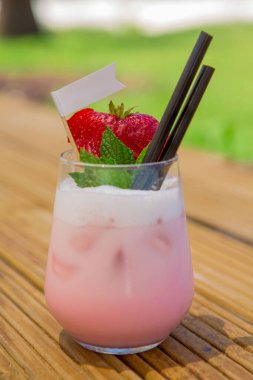 Taze kokteyl hazır.