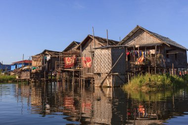 Inle Lake, Myanmar, Kasım 20 2019-yüzen köyler Myanmar bulunan Inle Gölü üzerinde bulunan